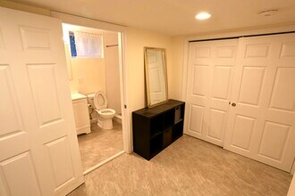 124 Forest St, Unit 1 in Medford, MA - Foto de edificio - Building Photo