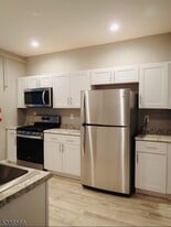 145 W Clinton St in Dover, NJ - Building Photo