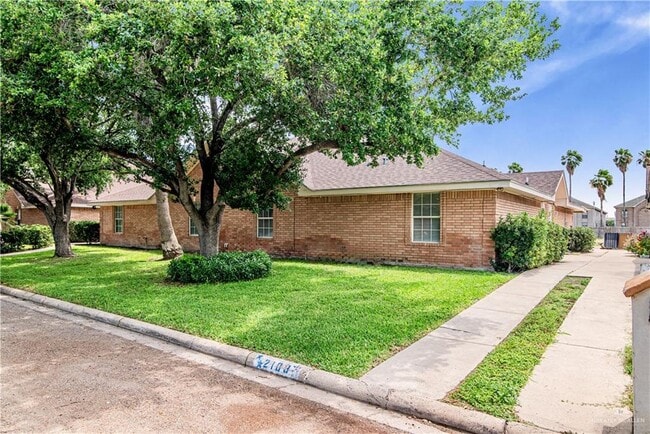 property at 15 Kimberly Ln