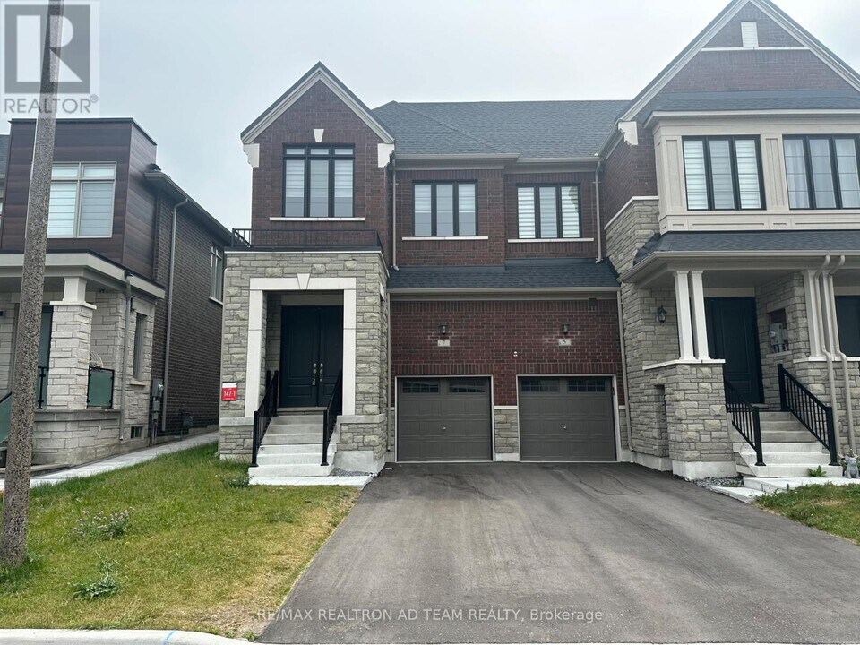 7 Wesmina Ave in Whitchurch-Stouffville, ON - Building Photo