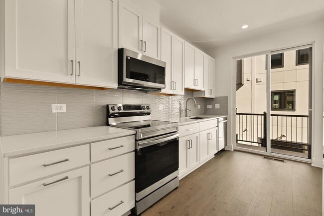 property at 2607 Platt Ct NW