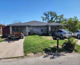 6716 Tallowood Cir, Unit A in Brownsville, TX - Building Photo - Building Photo