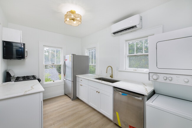618 7th Ave N, Unit B in St. Petersburg, FL - Foto de edificio - Building Photo