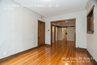 2112 W Roscoe St in Chicago, IL - Building Photo - Building Photo