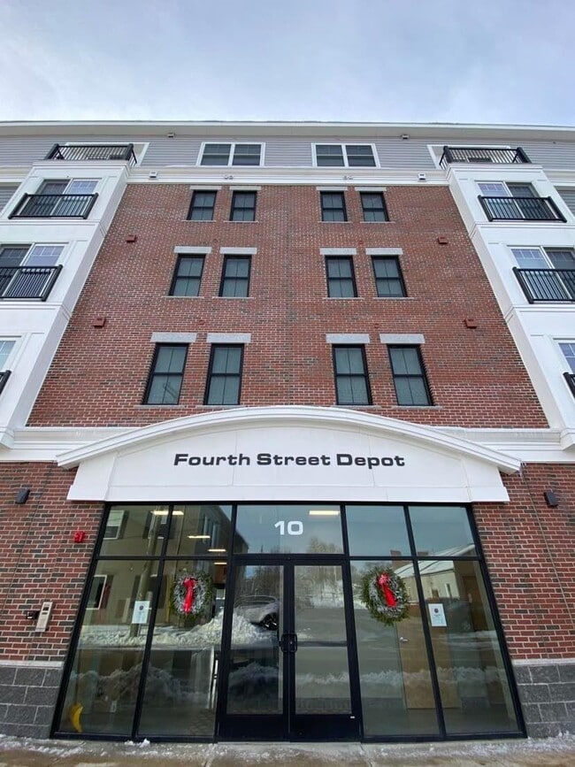 10 4th St in Dover, NH - Building Photo - Building Photo