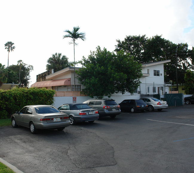 1522 NE 111th St in Miami, FL - Building Photo - Building Photo