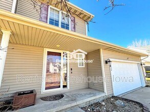 330 NE Cardinal Ln in Waukee, IA - Building Photo - Building Photo