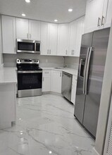 4995 Sable Pine Cir in West Palm Beach, FL - Foto de edificio - Building Photo