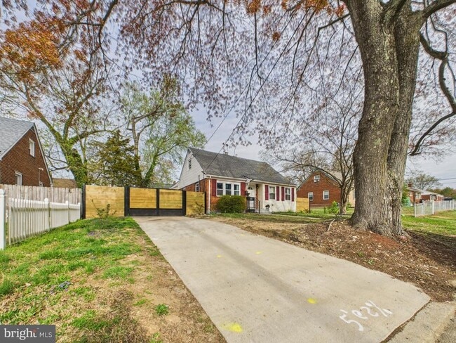 property at 913 Brooke Rd
