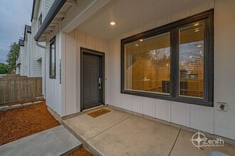 16330 NE 20th St in Vancouver, WA - Building Photo - Building Photo