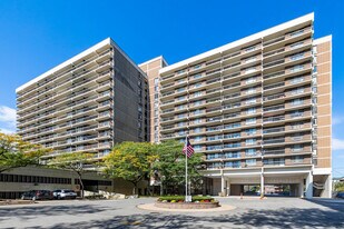 Village Mall at Hillcrest in Flushing, NY - Building Photo