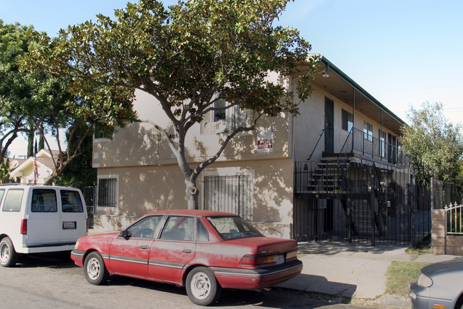 2405 E Spaulding St in Long Beach, CA - Foto de edificio - Building Photo