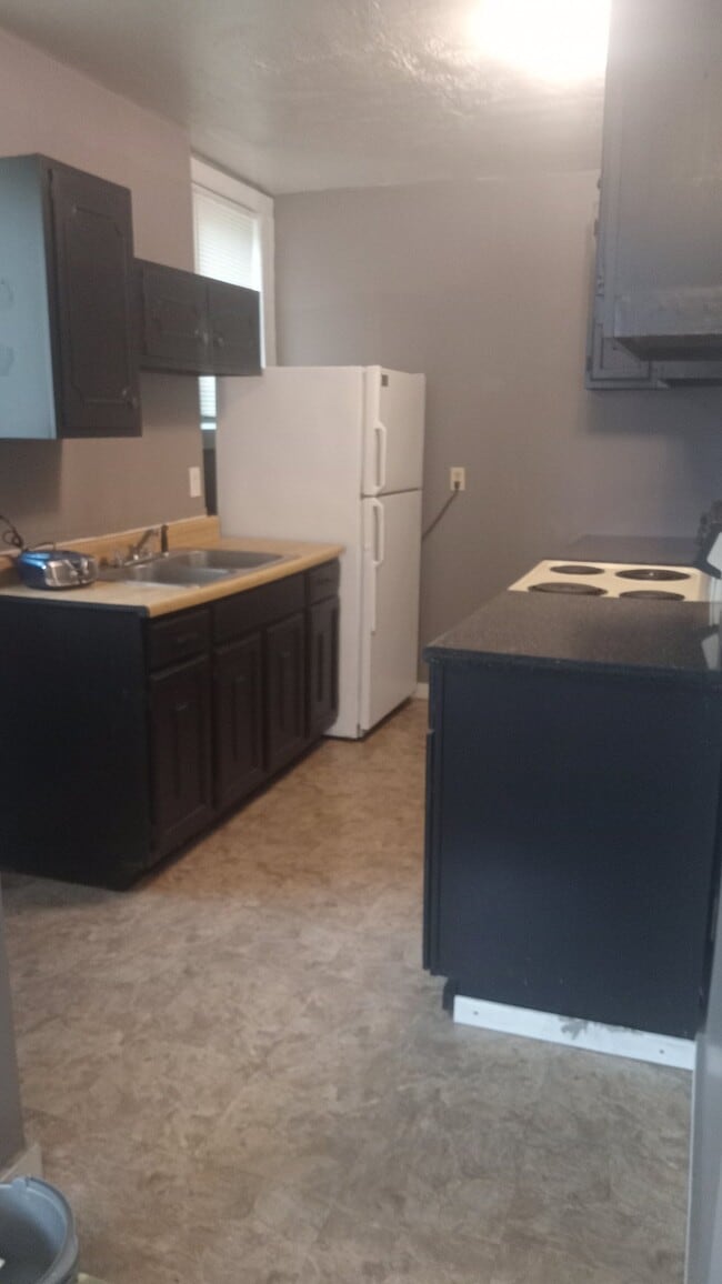 424 W 8th St, Unit 1