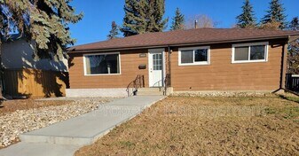 9623-9652 52 St NW in Edmonton, AB - Building Photo