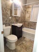 8711 S Kingston Ave, Unit 1 in Chicago, IL - Foto de edificio - Building Photo