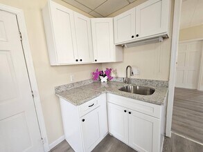 40 Putnam St in Manchester, NH - Building Photo - Building Photo