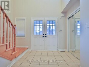 21 Milkweed Crescent in Brampton, ON - Building Photo - Building Photo
