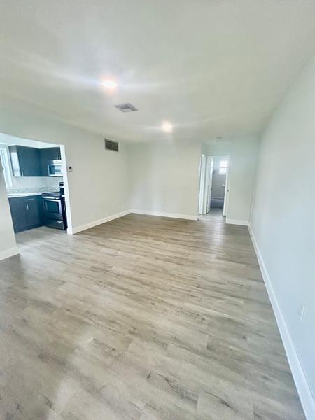 7511 Venetian St in Miramar, FL - Building Photo