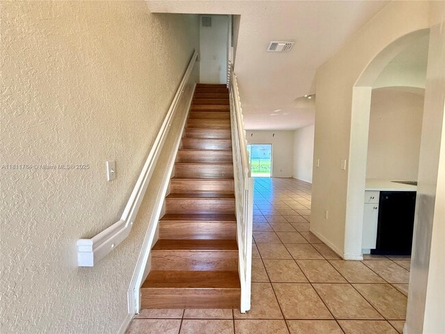 15800 SW 92nd Ave in Palmetto Bay, FL - Building Photo - Building Photo