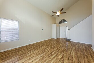 20835 N 2nd Ave in Phoenix, AZ - Foto de edificio - Building Photo