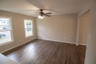 1909 Newton Dr in Columbia, MO - Building Photo - Building Photo