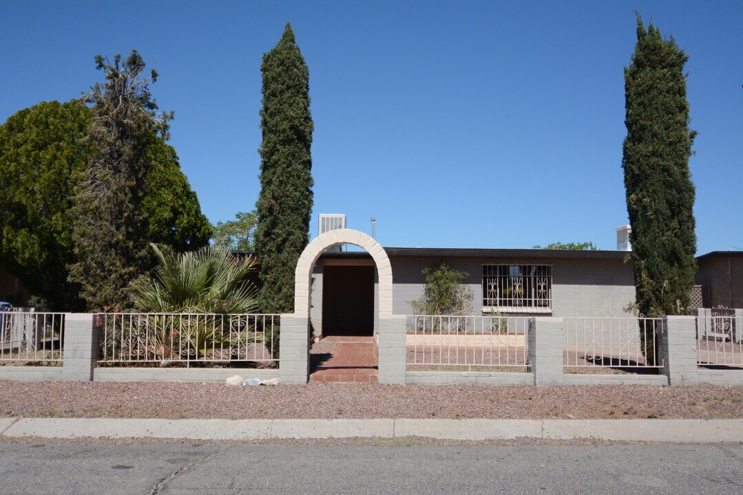 1811 E Oregon St in Tucson, AZ - Building Photo