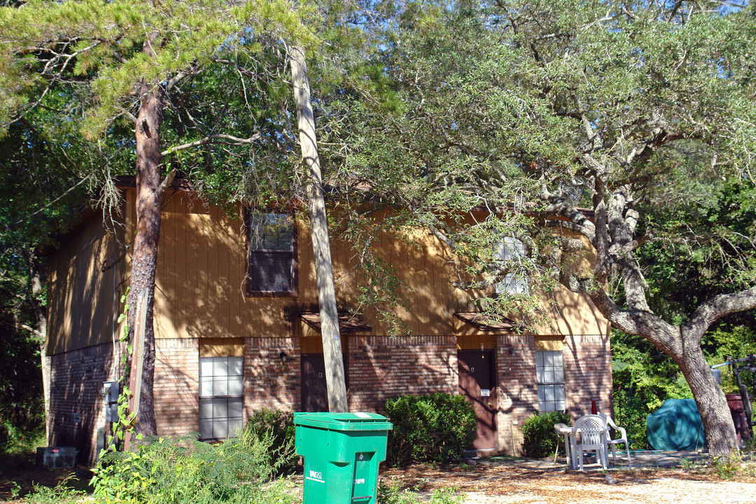 1107 Cedar Ave S in Niceville, FL - Building Photo