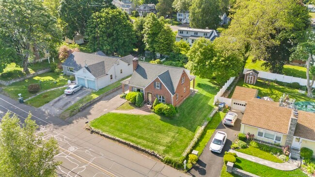 2478 Old Town Rd in Bridgeport, CT - Foto de edificio - Building Photo