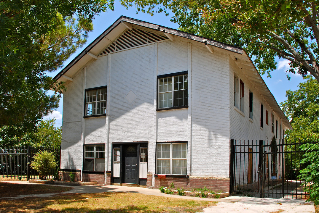 4907 E Side Ave in Dallas, TX - Foto de edificio