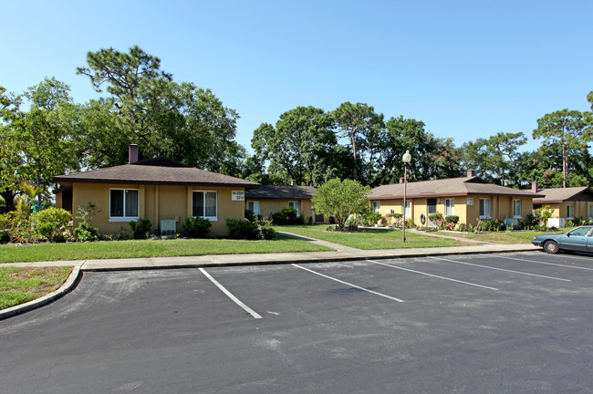 Meadow Lake Apartments in Orlando, FL - Building Photo - Building Photo