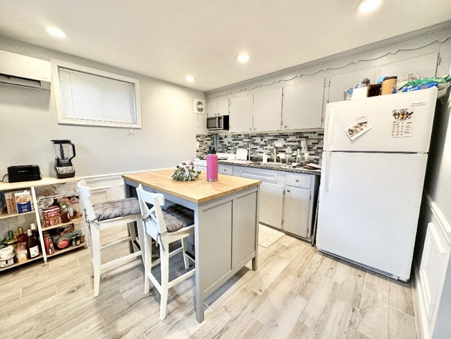 44 N Huntington Ave, Unit 2 in Danville, PA - Building Photo - Building Photo