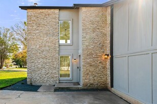 2002 Gabriel View Dr in Georgetown, TX - Foto de edificio - Building Photo