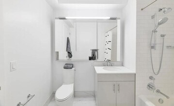 2-21-20 Malt Dr in Long Island City, NY - Building Photo - Building Photo