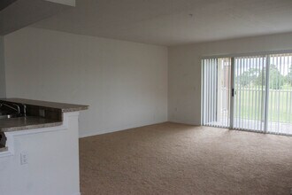 13917 Fairway Island Dr in Orlando, FL - Building Photo - Building Photo