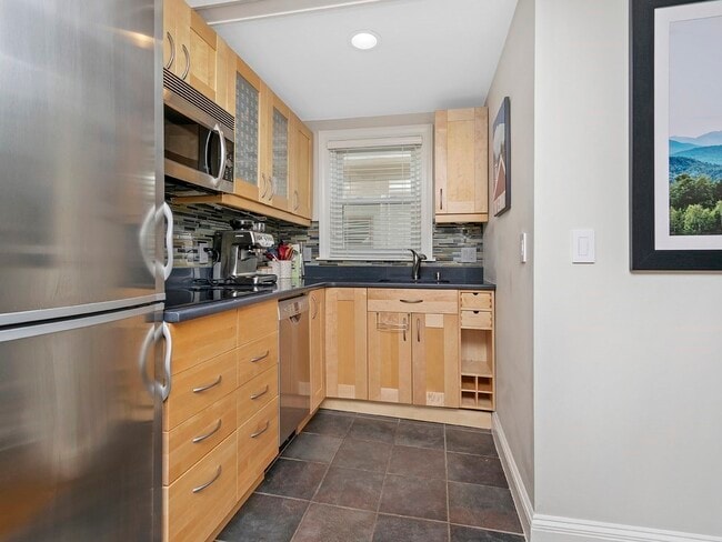 17 Sackville St in Boston, MA - Building Photo - Building Photo