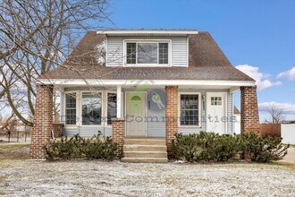 1424 Burton St SW in Wyoming, MI - Building Photo - Building Photo