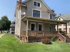 420 Emmet St in Ypsilanti, MI - Foto de edificio - Building Photo