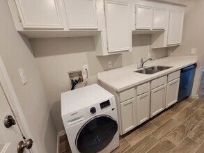 7886 Locksley Rd in Houston, TX - Building Photo - Building Photo