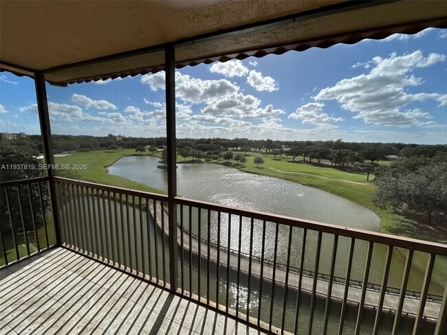 property at 3001 W Rolling Hills Cir