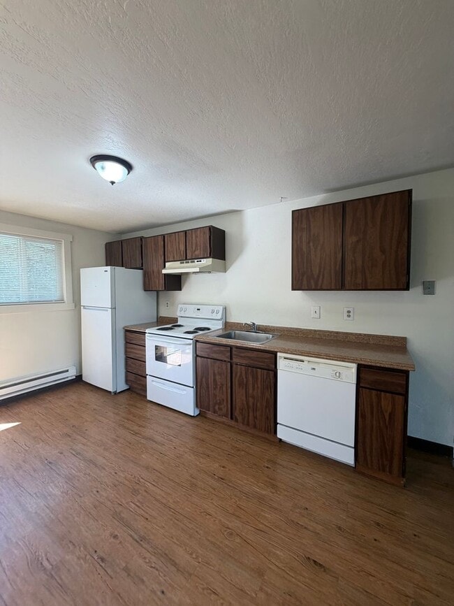 930 SE 2nd St in Pendleton, OR - Building Photo - Building Photo