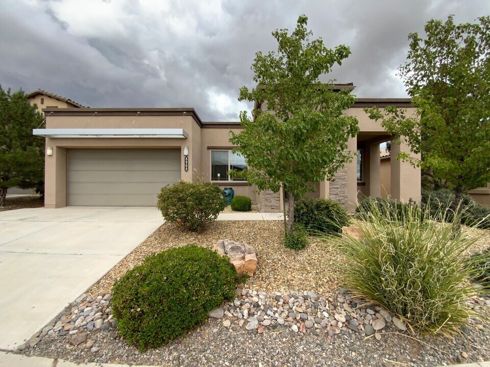 8908 S Plaza St NW in Albuquerque, NM - Building Photo