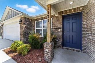 1731 Hermitage Dr in Centerton, AR - Building Photo - Building Photo
