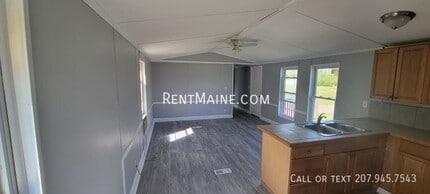 98 Park Dr in Canaan, ME - Building Photo - Building Photo