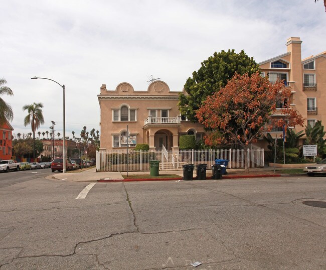 357 S Berendo St in Los Angeles, CA - Building Photo - Building Photo