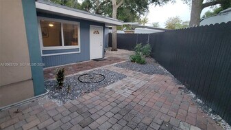 1115 SW 25th Ave in Fort Lauderdale, FL - Building Photo
