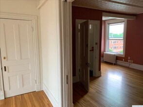 340 Warren St in Hudson, NY - Building Photo - Building Photo