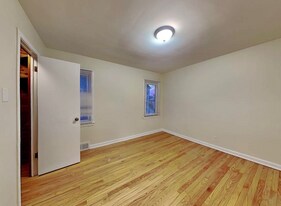 9021 S Albany Ave in Evergreen Park, IL - Building Photo