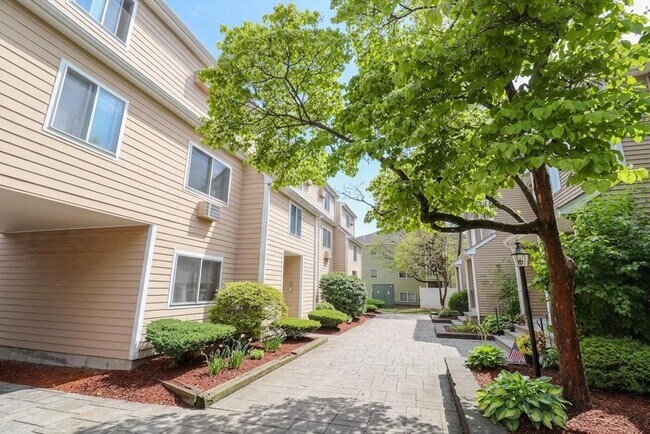 34 Fairfield Park in Mansfield, MA - Building Photo - Building Photo