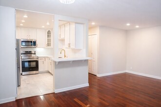 10425 Caminito Cuervo in San Diego, CA - Foto de edificio - Building Photo