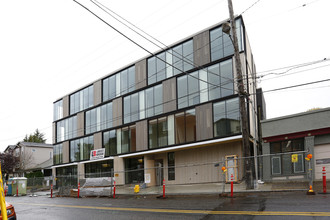 Oliver Apartments in Portland, OR - Building Photo - Building Photo